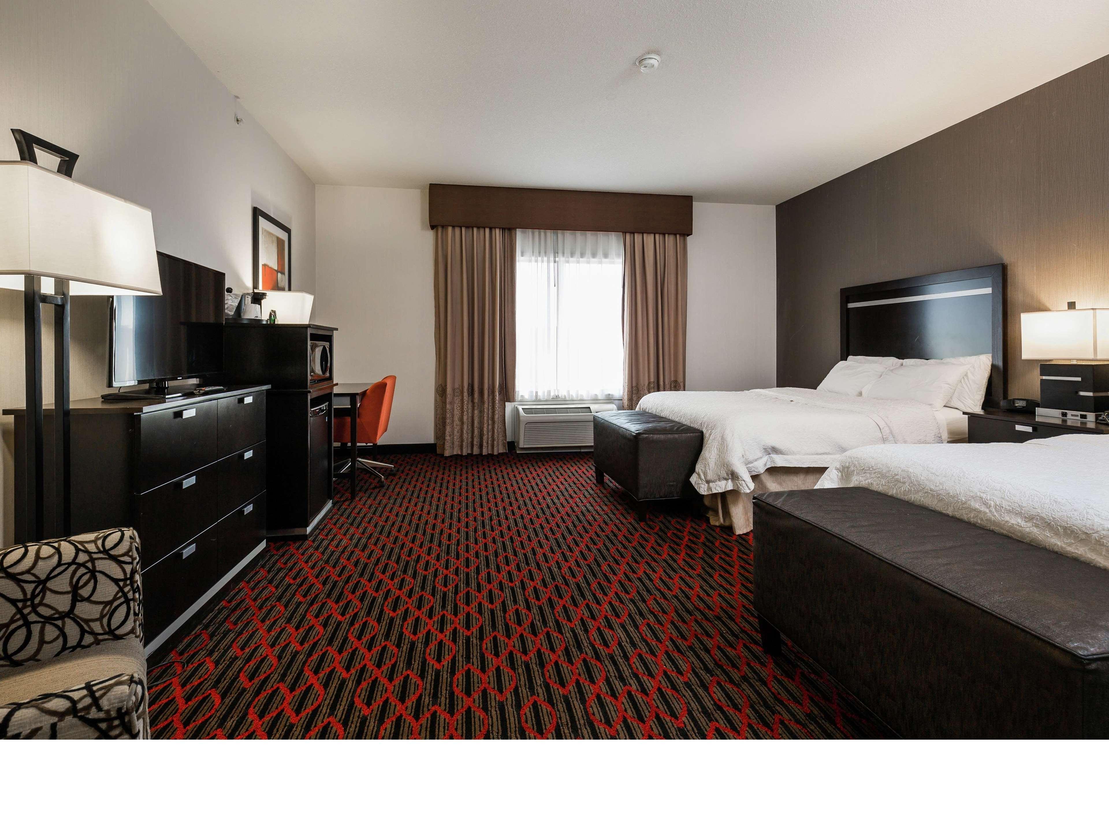 Hampton Inn & Suites By Hilton Lethbridge Ngoại thất bức ảnh