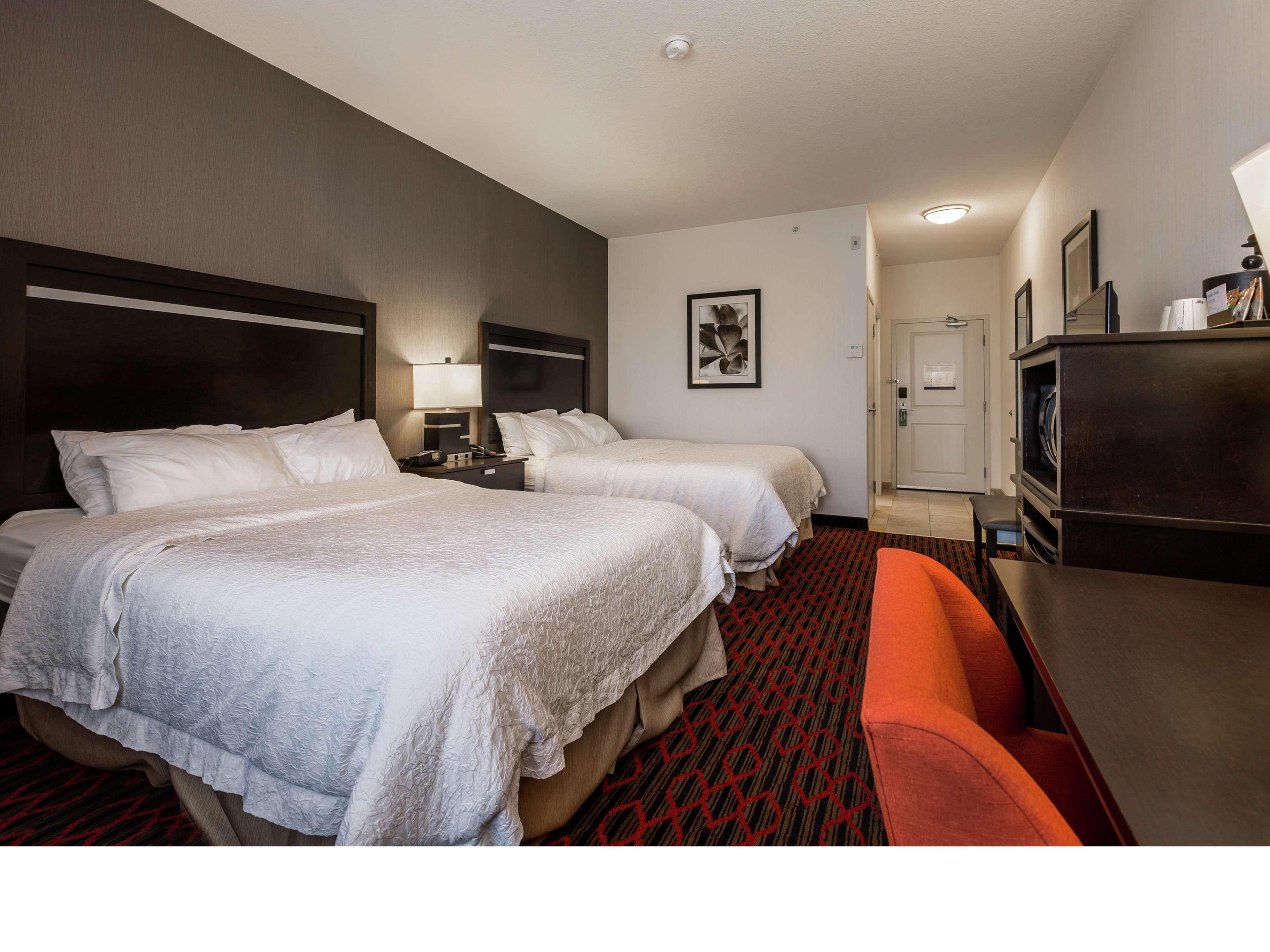 Hampton Inn & Suites By Hilton Lethbridge Ngoại thất bức ảnh