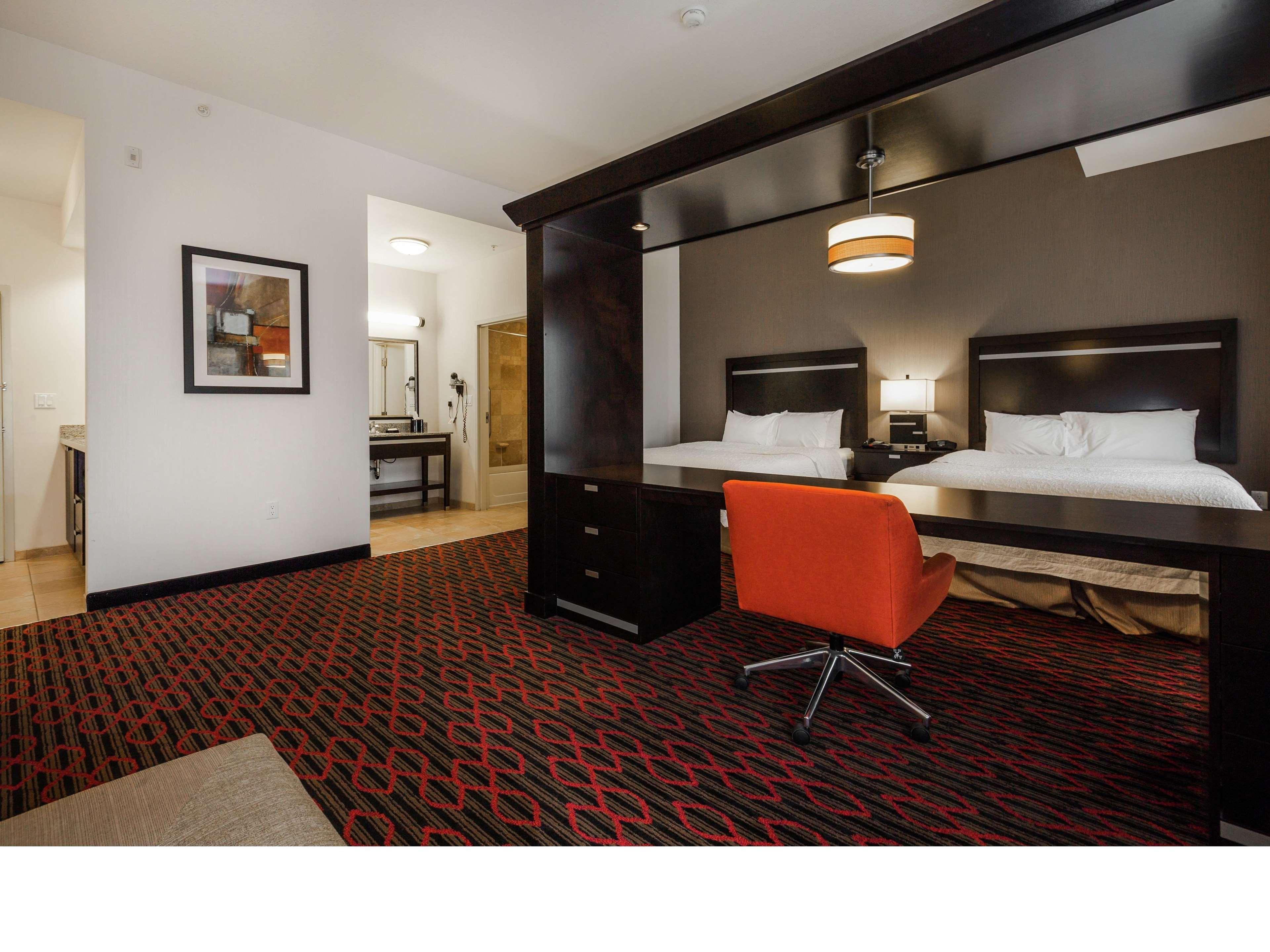 Hampton Inn & Suites By Hilton Lethbridge Ngoại thất bức ảnh
