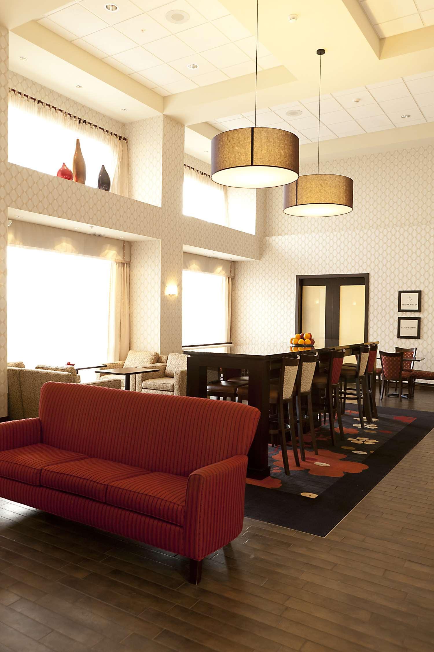 Hampton Inn & Suites By Hilton Lethbridge Ngoại thất bức ảnh