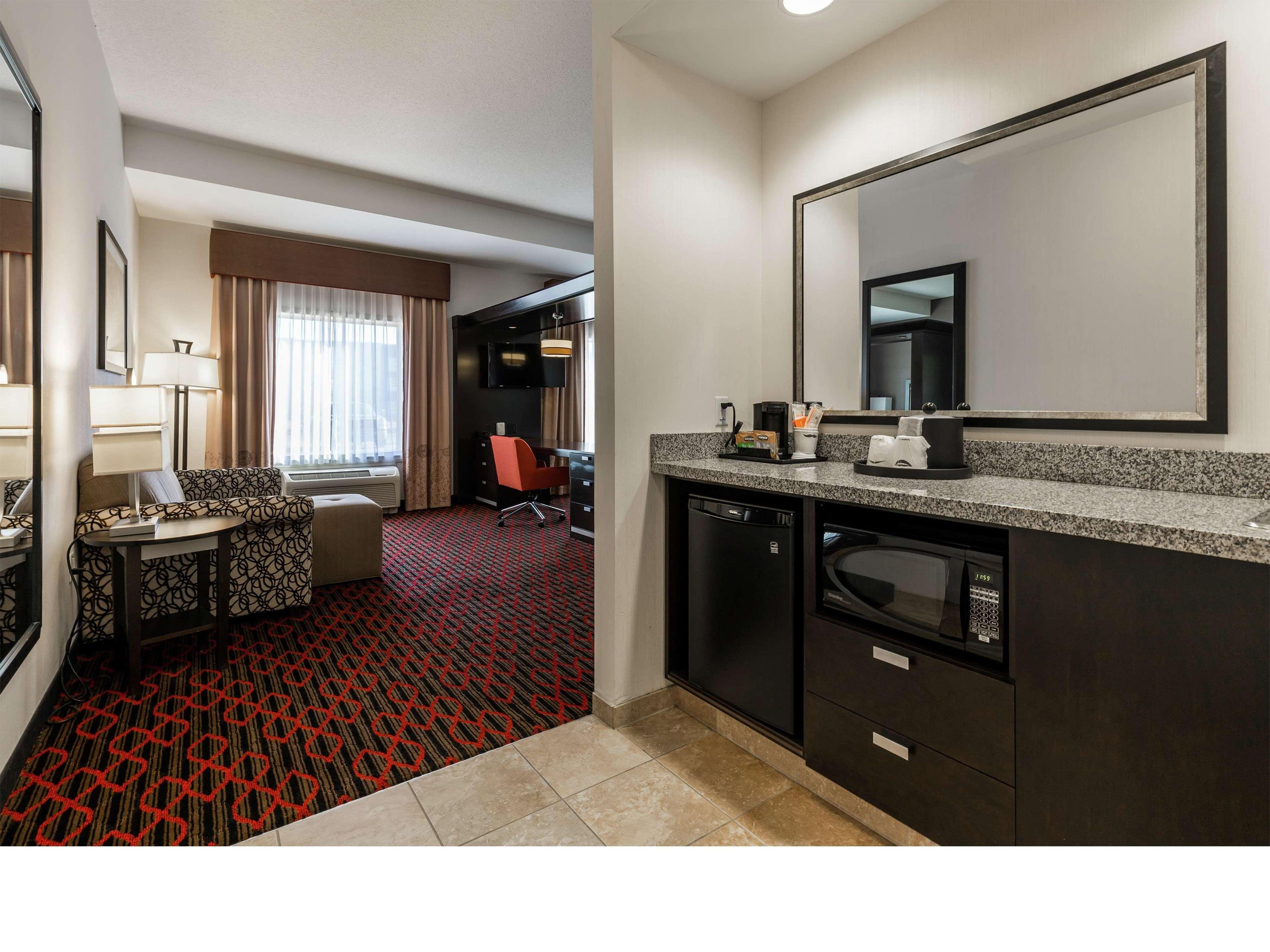 Hampton Inn & Suites By Hilton Lethbridge Ngoại thất bức ảnh