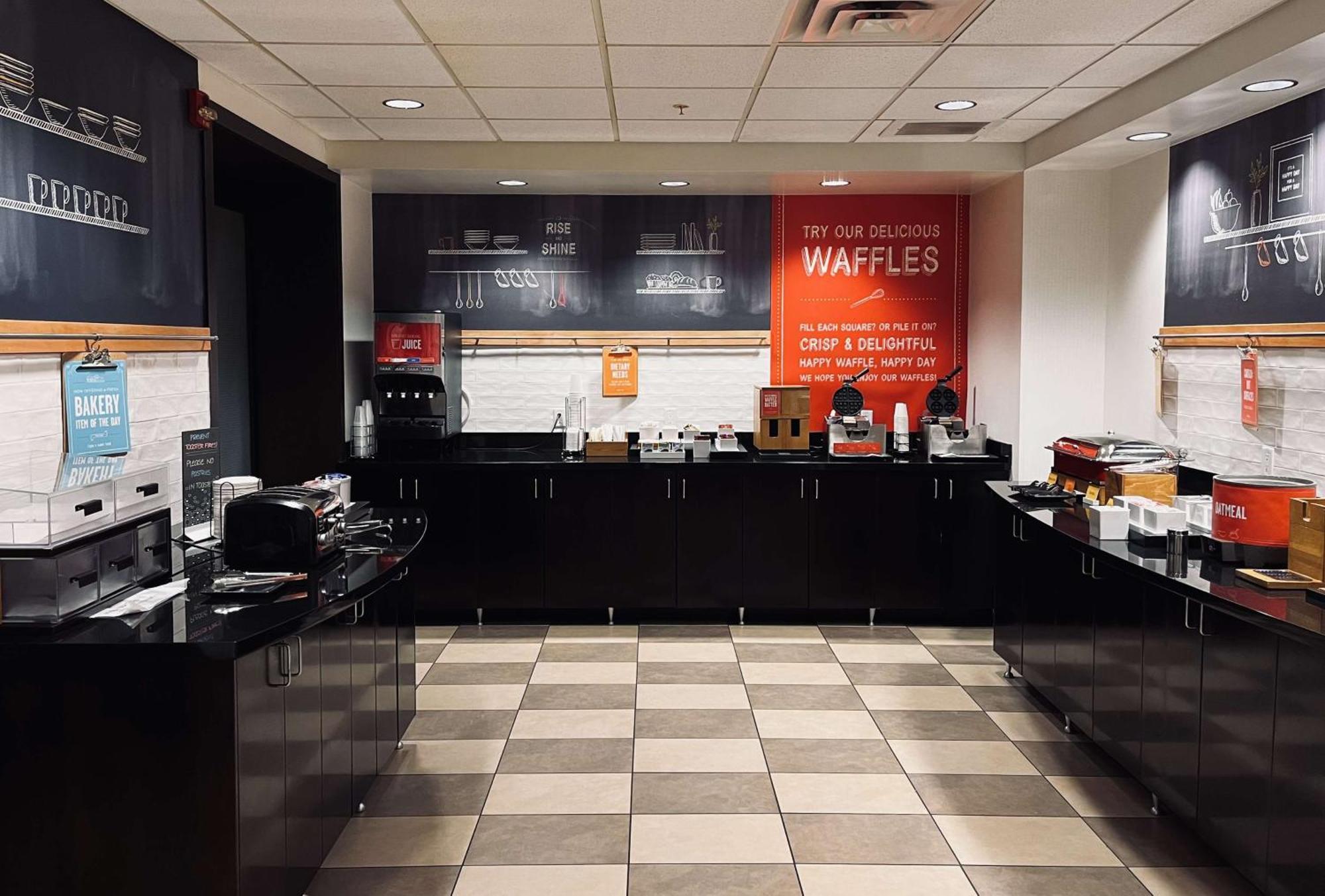 Hampton Inn & Suites By Hilton Lethbridge Ngoại thất bức ảnh